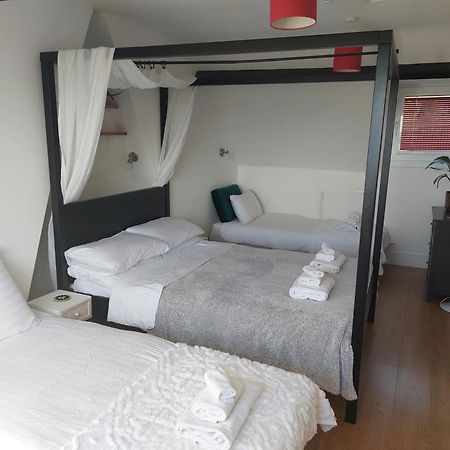 Bed and Breakfast Pilgrims Of The Goddess Glastonbury Esterno foto