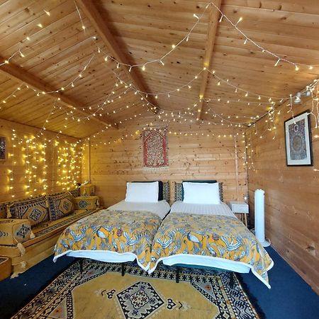Bed and Breakfast Pilgrims Of The Goddess Glastonbury Esterno foto