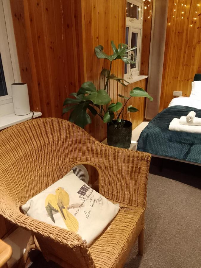 Bed and Breakfast Pilgrims Of The Goddess Glastonbury Esterno foto
