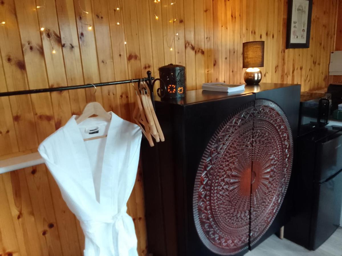 Bed and Breakfast Pilgrims Of The Goddess Glastonbury Esterno foto