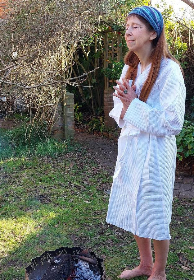 Bed and Breakfast Pilgrims Of The Goddess Glastonbury Esterno foto