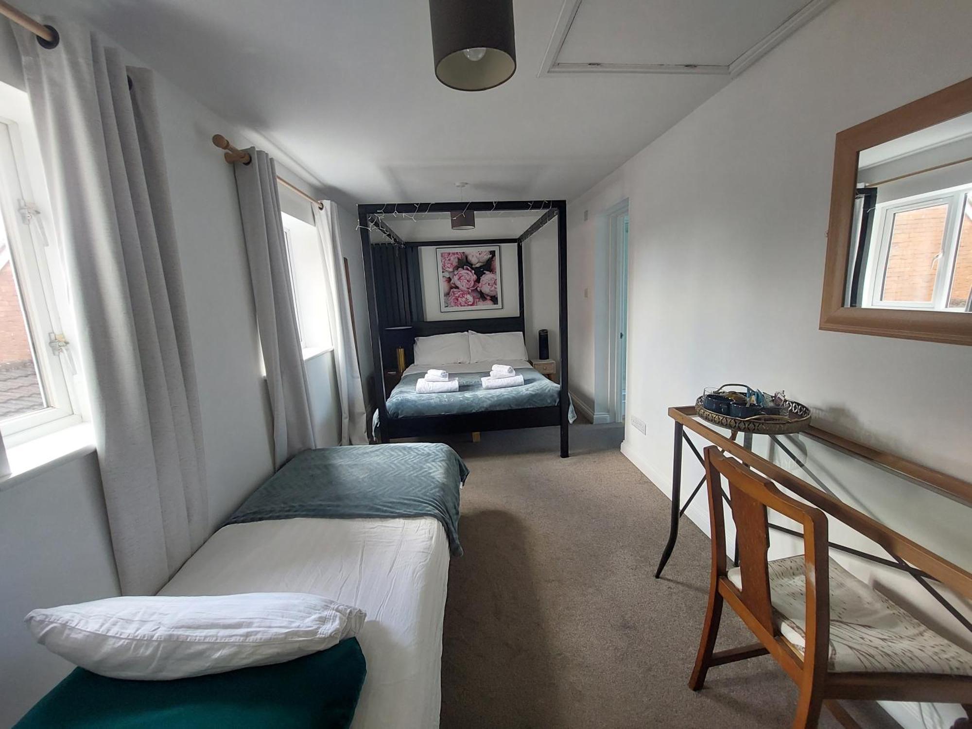 Bed and Breakfast Pilgrims Of The Goddess Glastonbury Esterno foto