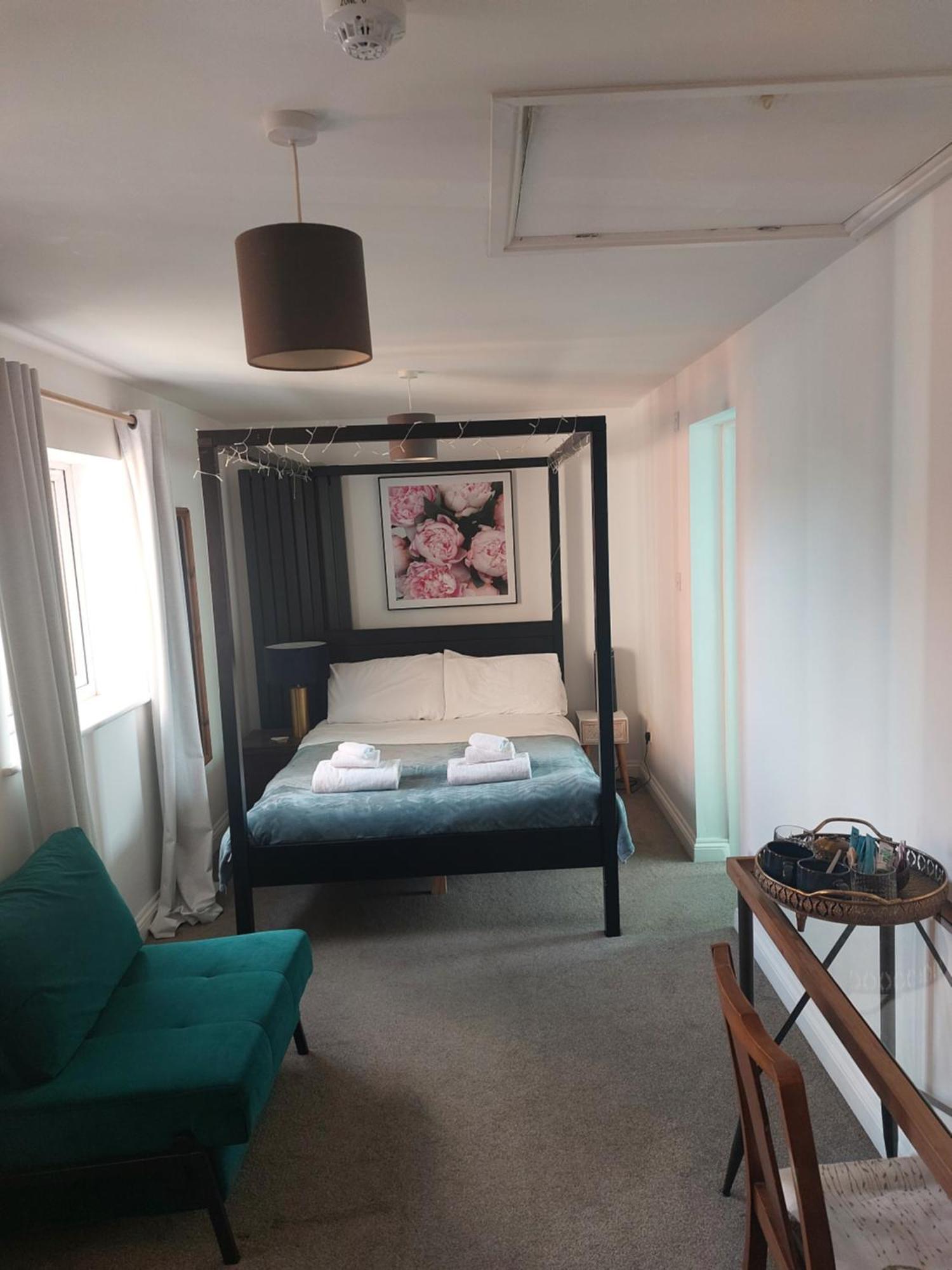 Bed and Breakfast Pilgrims Of The Goddess Glastonbury Esterno foto