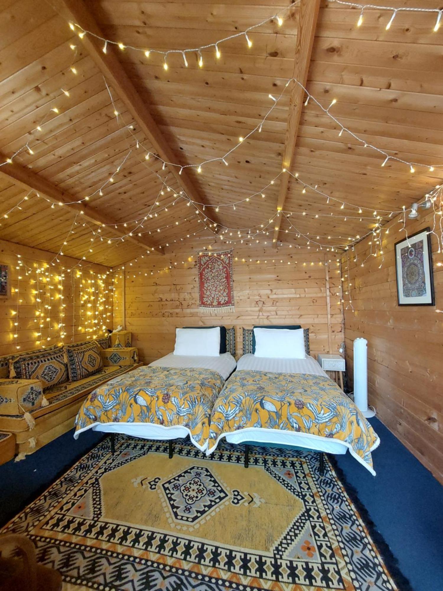 Bed and Breakfast Pilgrims Of The Goddess Glastonbury Esterno foto