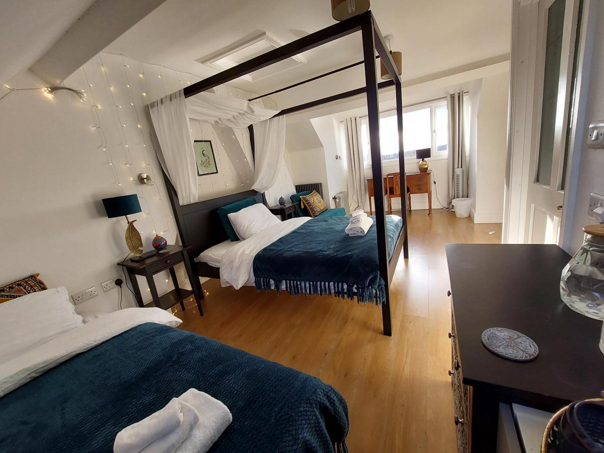 Bed and Breakfast Pilgrims Of The Goddess Glastonbury Esterno foto