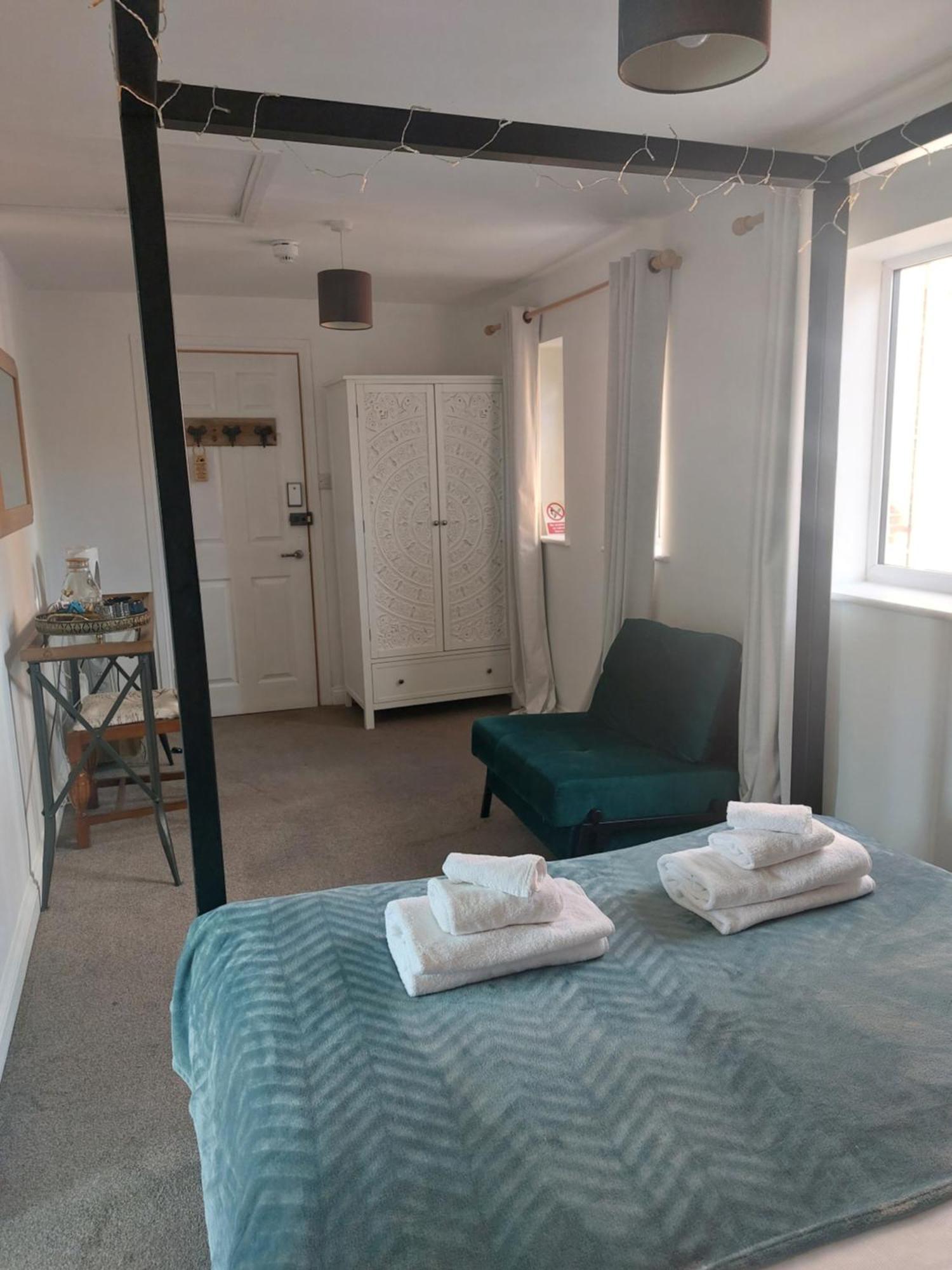 Bed and Breakfast Pilgrims Of The Goddess Glastonbury Esterno foto
