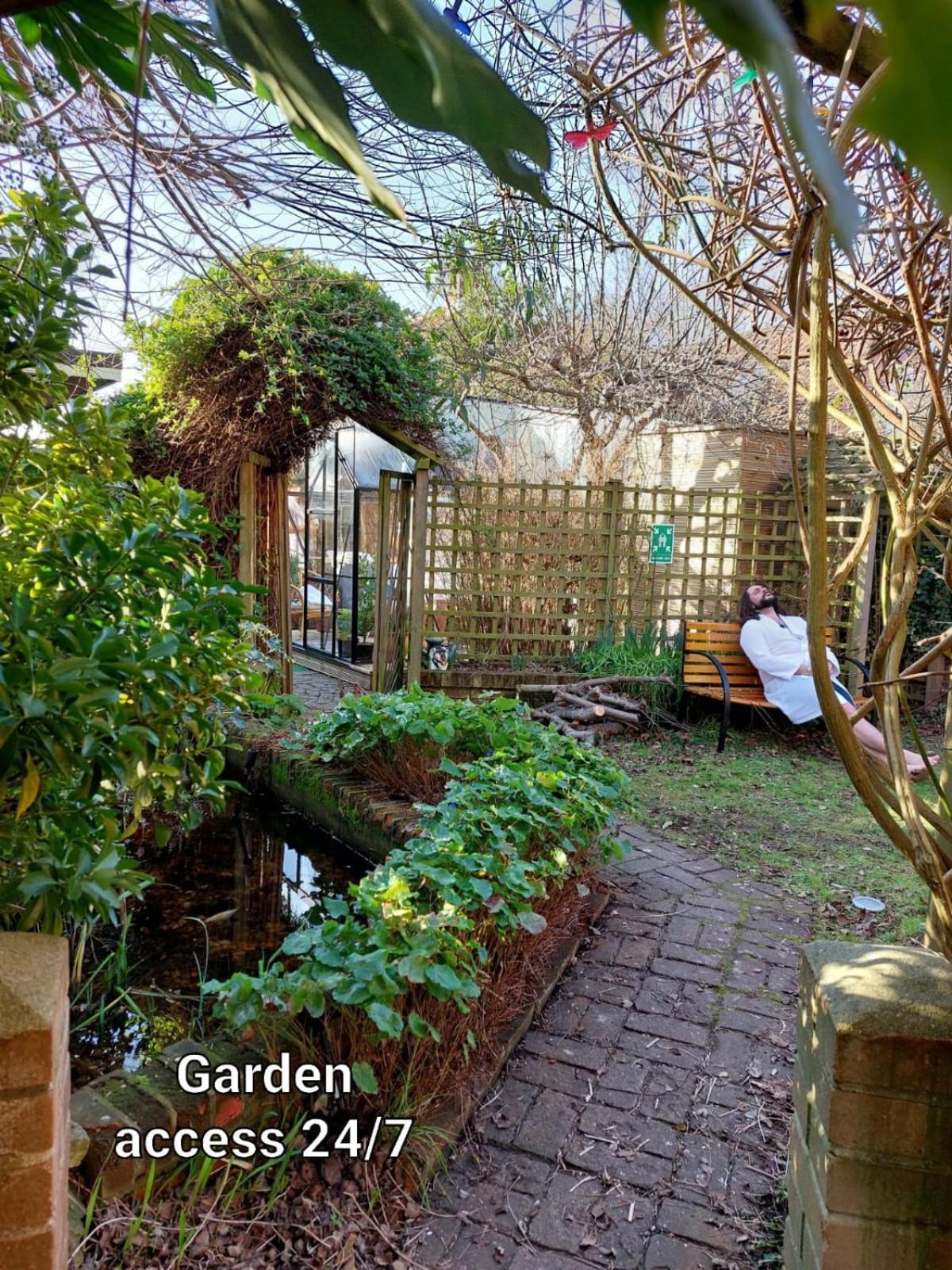 Bed and Breakfast Pilgrims Of The Goddess Glastonbury Esterno foto